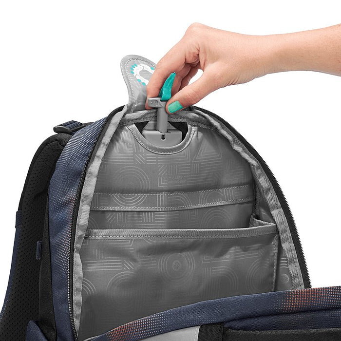 Coocazoo Mate Schulrucksack Rainbow Illusion