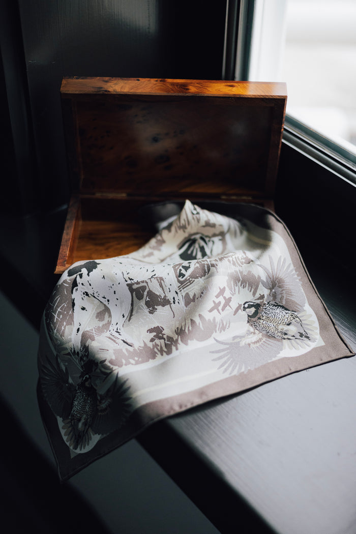 Neutral Pointing Strong Pocket Square