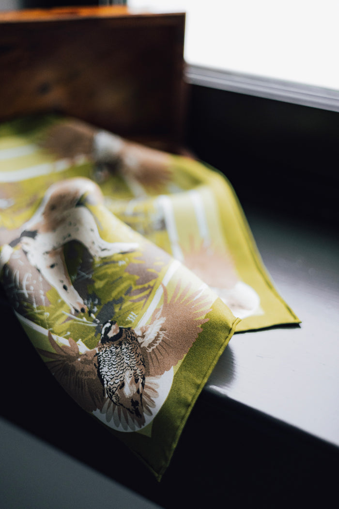 Olive Pointing Strong Pocket Square