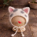 Silver Mist Kitten – Hand-Felted White & Grey Bonnet Set